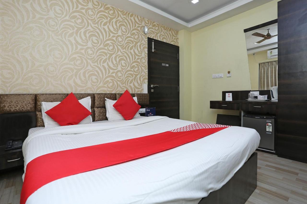 Oyo 7790 Hotel Royal Height Колката Екстериор снимка