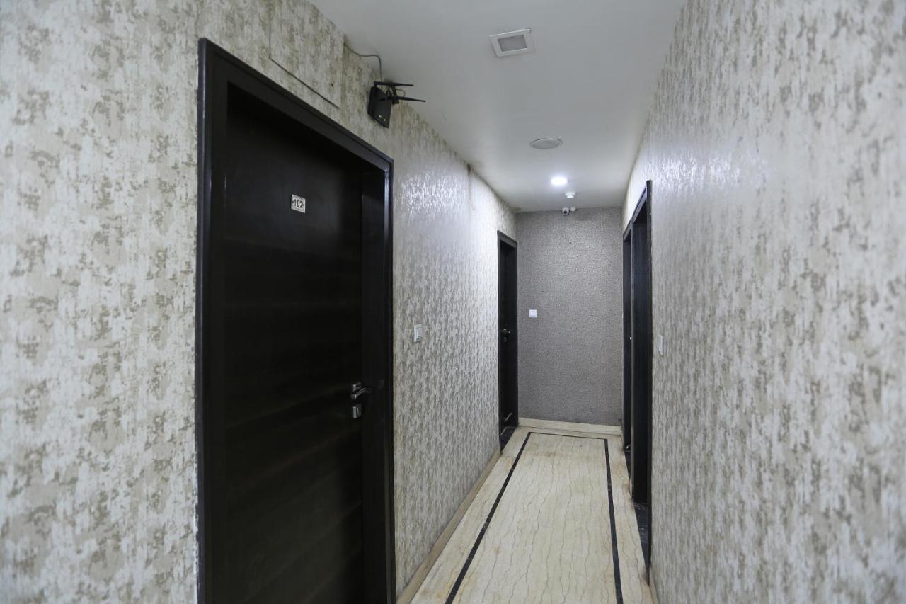 Oyo 7790 Hotel Royal Height Колката Екстериор снимка