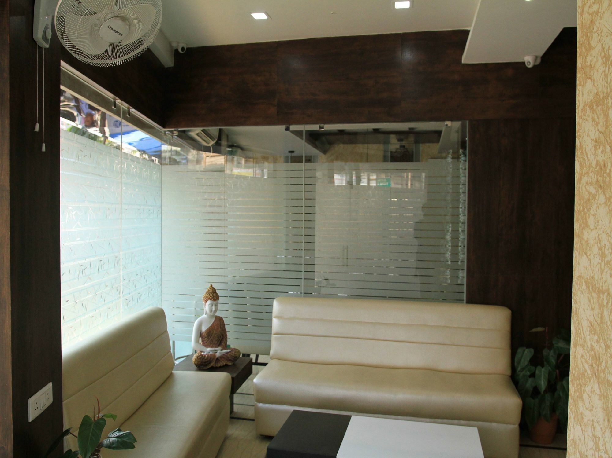 Oyo 7790 Hotel Royal Height Колката Екстериор снимка